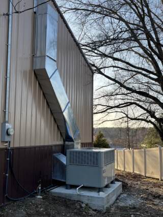 Drain line and return on the unit