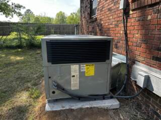 Side view of the electrical connections.