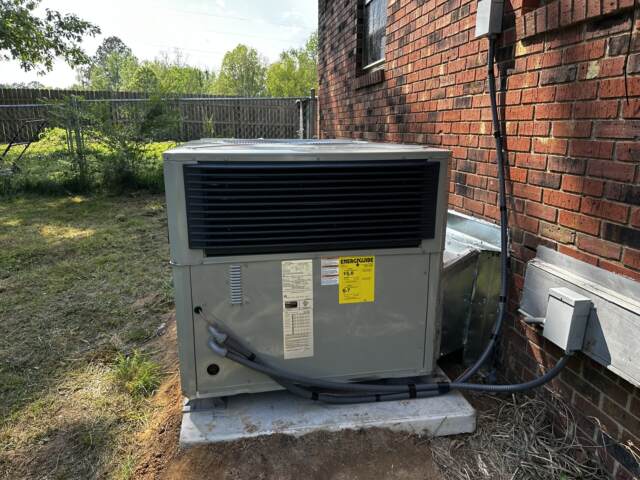 Side view of the electrical connections.