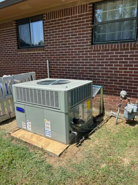 Gas and electrical connections